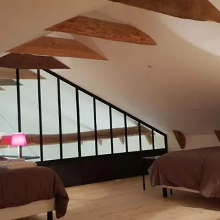 Corps De Ferme Renove Avec Piscine Et Terrasses Paisibles, A 1h30 De Lyon - Fr-1-582-396 B&B
