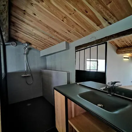 Corps De Ferme Renove Avec Piscine Et Terrasses Paisibles, A 1h30 De Lyon - Fr-1-582-396 *