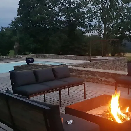 B&B Corps De Ferme Renove Avec Piscine Et Terrasses Paisibles, A 1h30 De Lyon - Fr-1-582-396 *